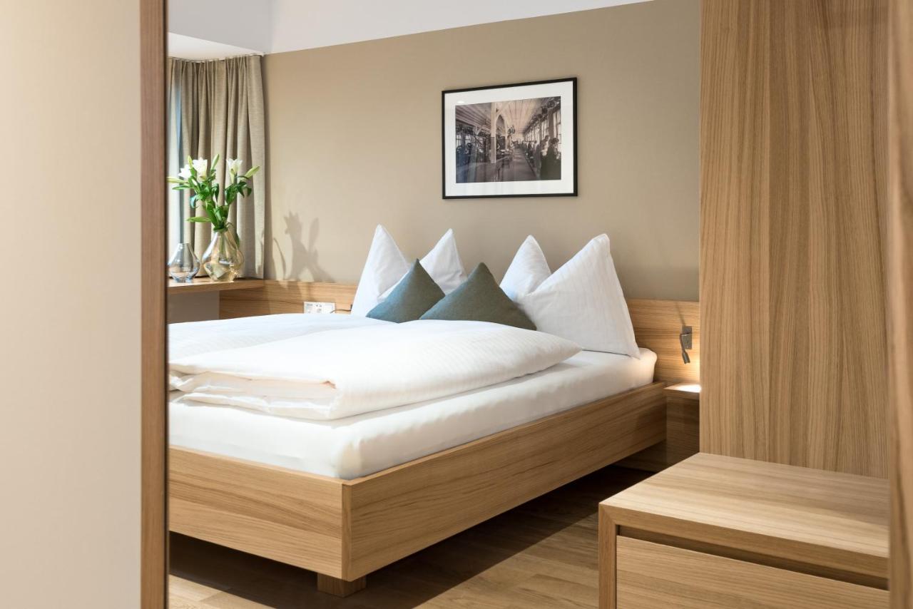 Hotel Johann Лаутерах Екстериор снимка