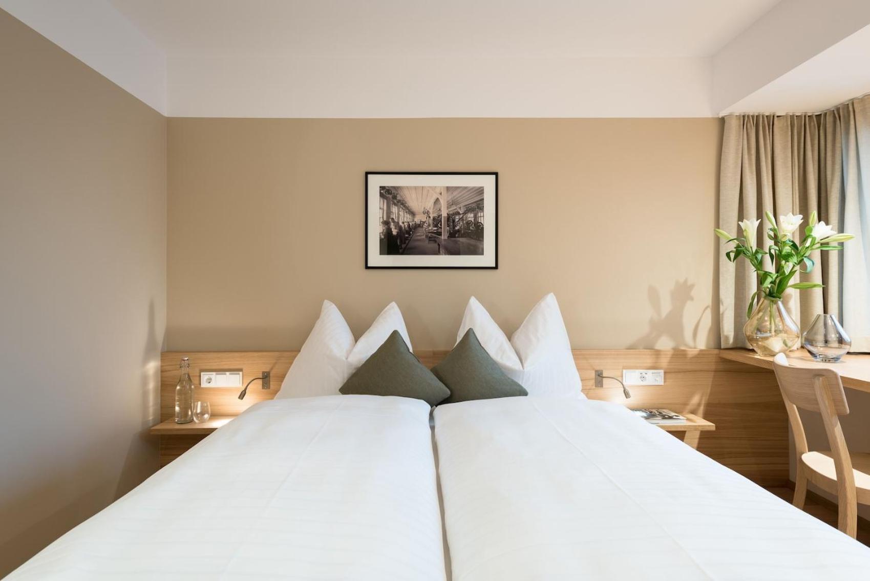 Hotel Johann Лаутерах Екстериор снимка